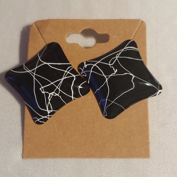 Black And White Square Metal Pierced Earrings 1" - Picture 1 of 4